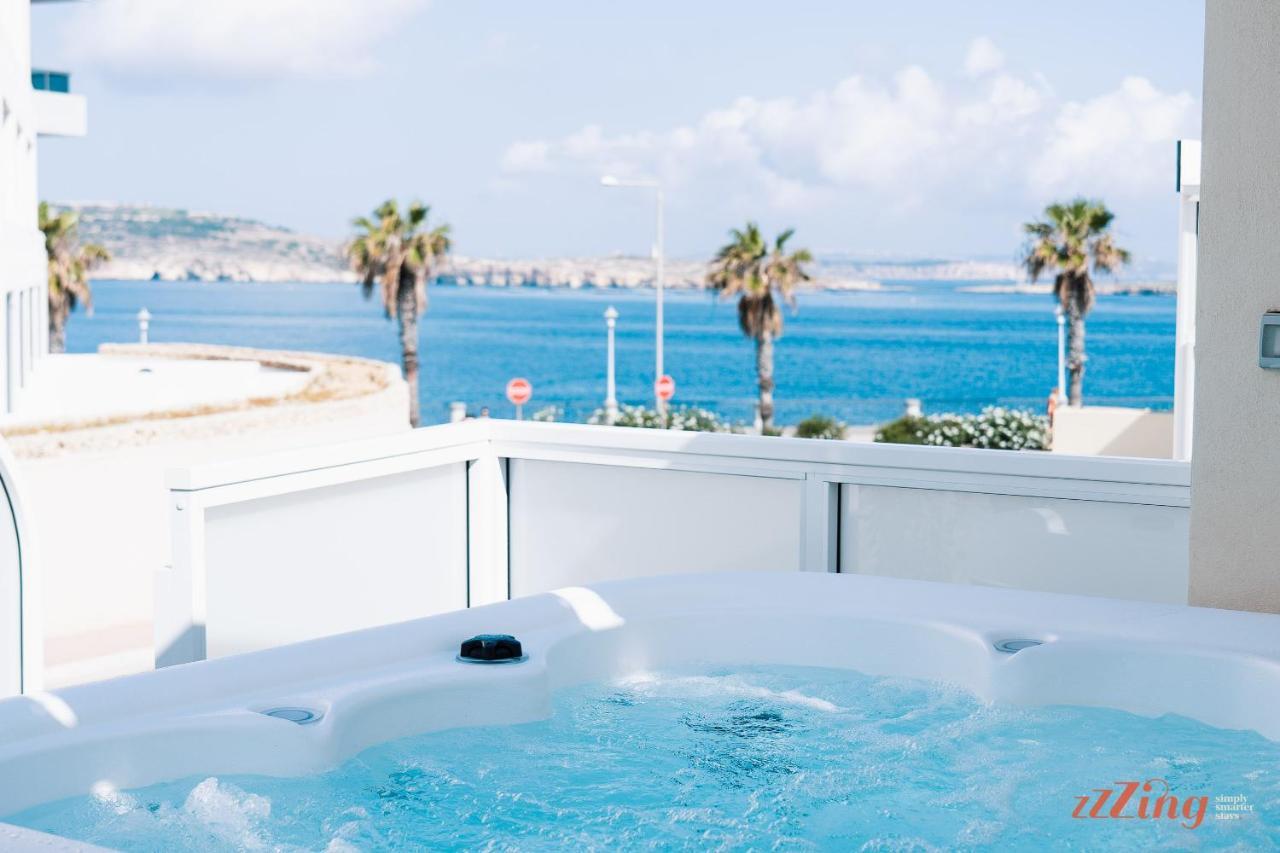 Stunning Holiday Villa With A Heated Jacuzzi St. Paul's Bay Bagian luar foto